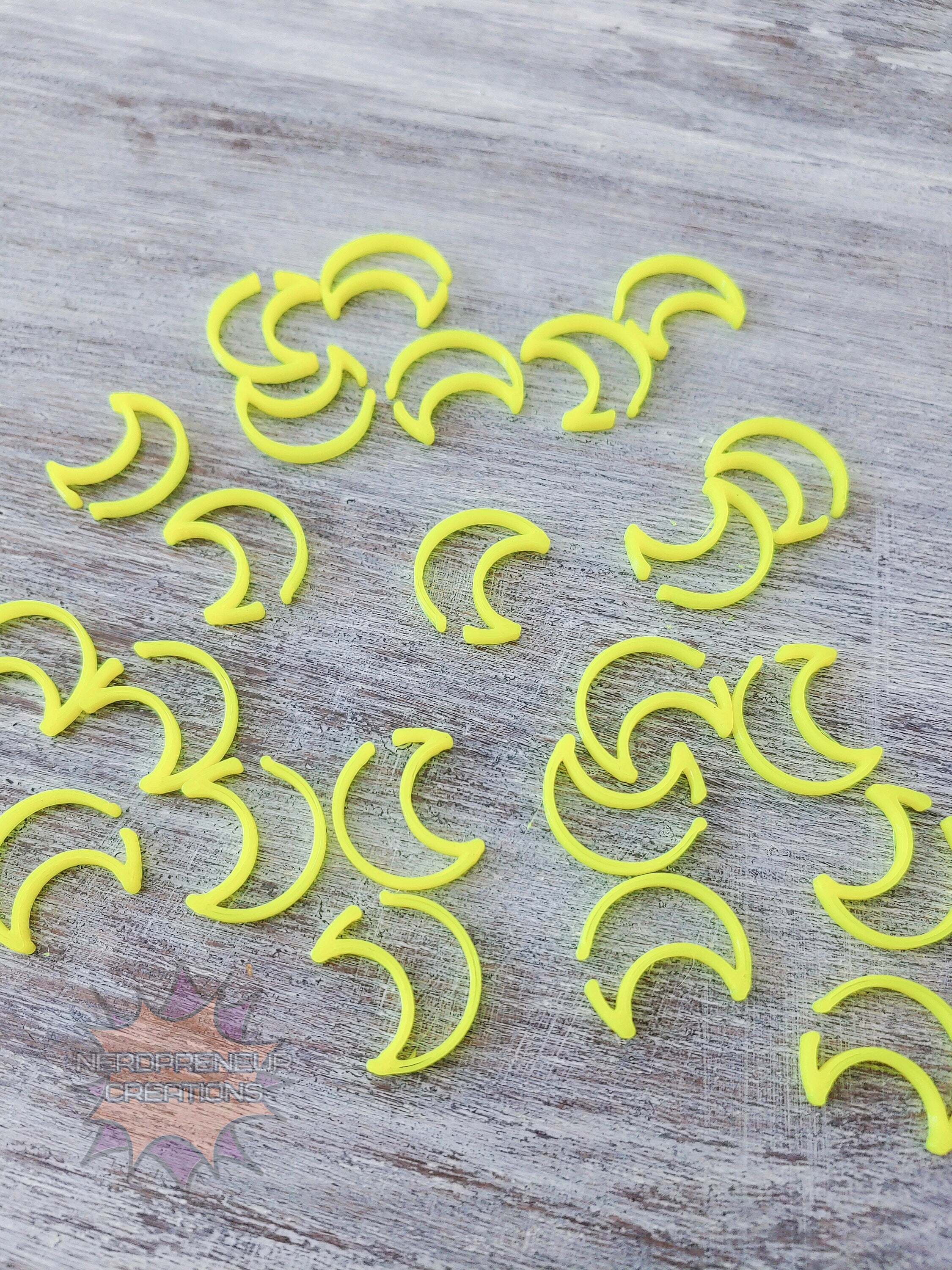 Crescent Moon 3D Printed Stitch Marker - 12 Pack | Eco-Friendly Biodegradable PLA Knitting & Crochet Accessory