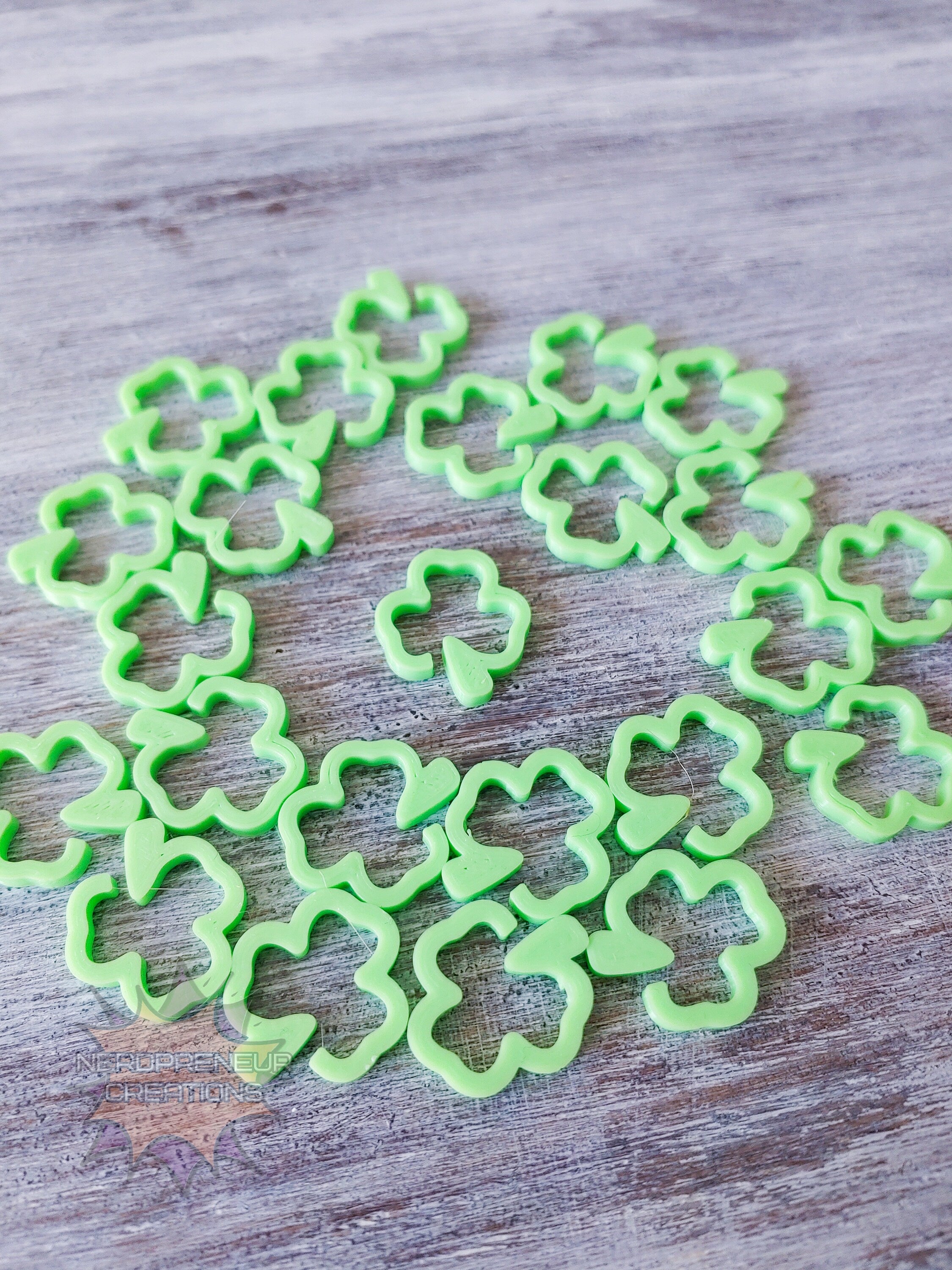 Clover 3D Printed Stitch Marker - 12 Pack | Eco-Friendly Biodegradable PLA Knitting & Crochet Accessory