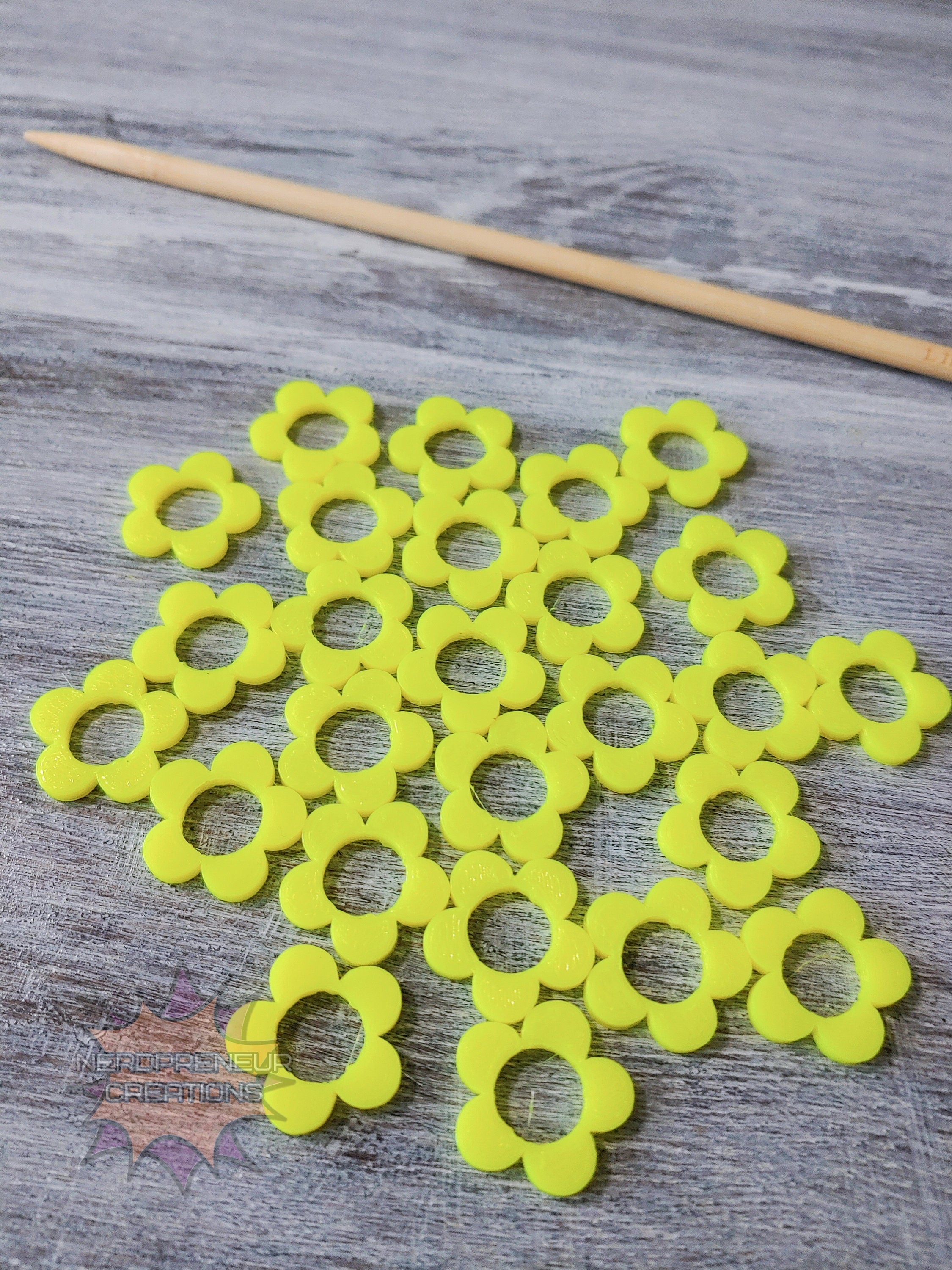 Flower 3D Printed Stitch Marker - 12 Pack | Eco-Friendly Biodegradable PLA Knitting Accessory